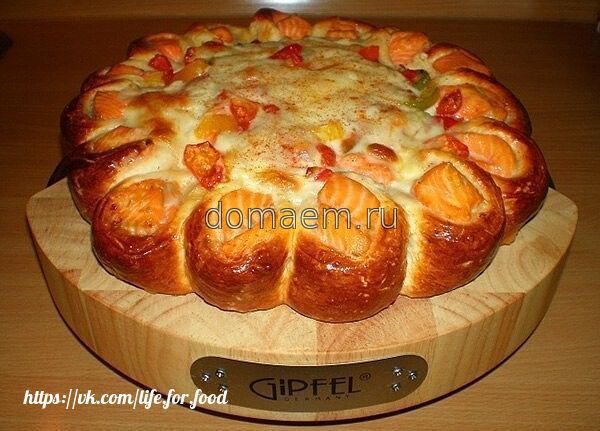 Красивый рыбный пирог